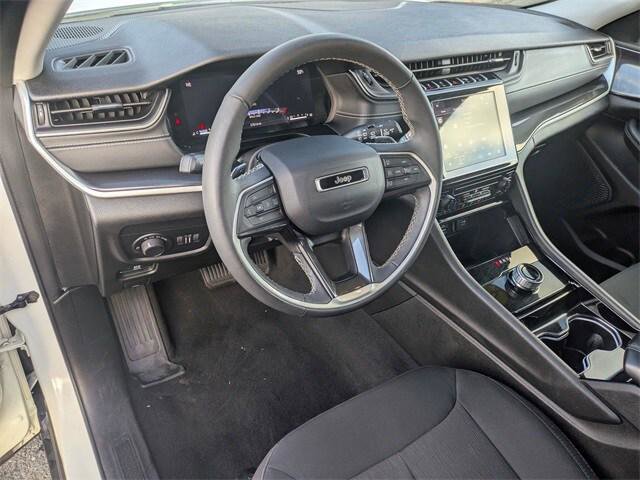 Certified 2023 Jeep Grand Cherokee Laredo image 16