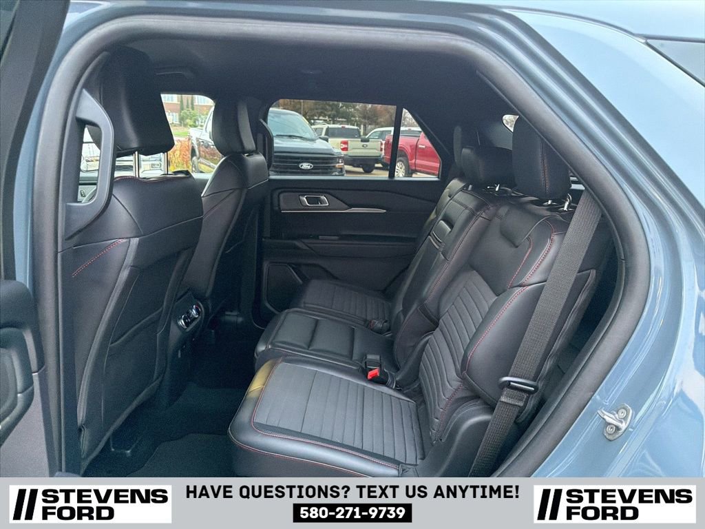 Used 2025 Ford Explorer ST-Line image 28