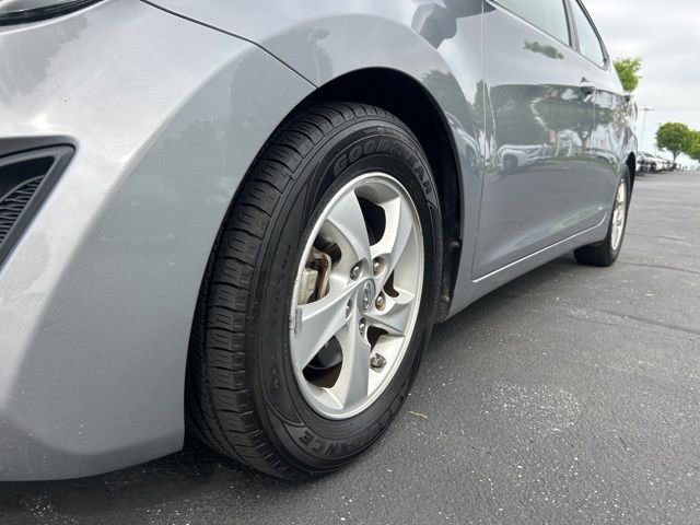 Used 2015 Hyundai Elantra SE image 10