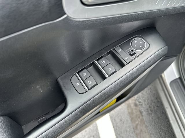 Used 2025 Kia Soul LX w/ LX Technology Package FWD image 16