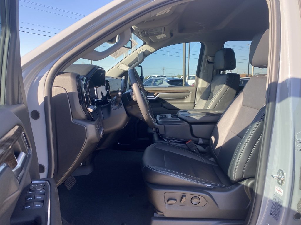 Used 2024 Chevrolet Silverado 2500 LT w/ Texas Edition image 10