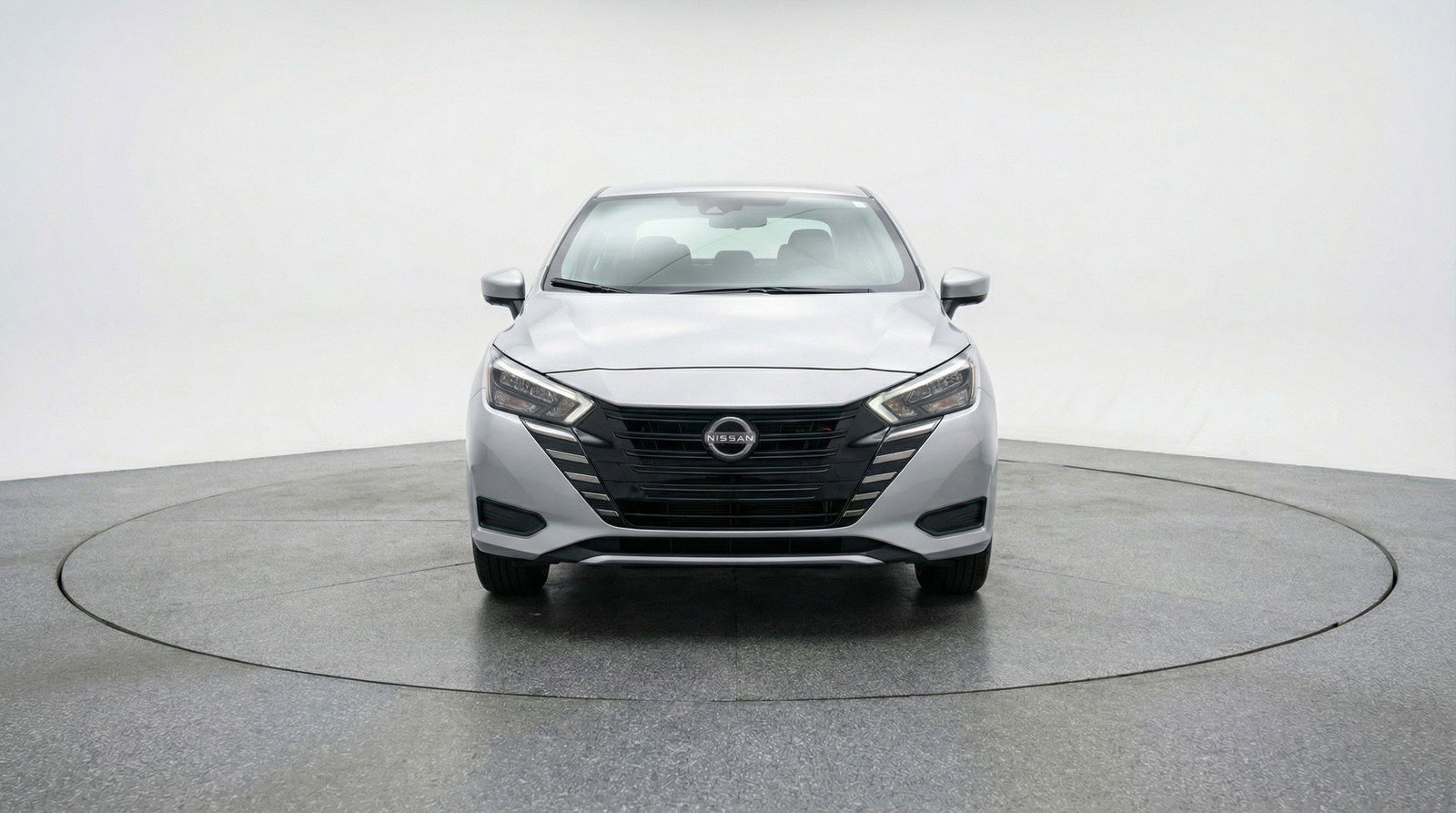 Used 2025 Nissan Versa SV image 2