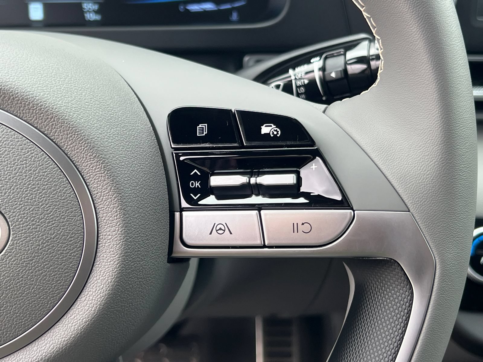 New 2026 Hyundai Elantra Sport FWD image 27