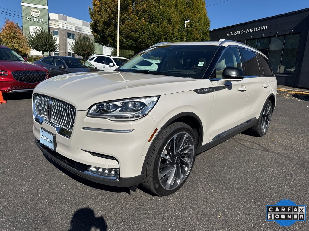 Used 2023 Lincoln Aviator Reserve w/ Equipment Group 201A image 3