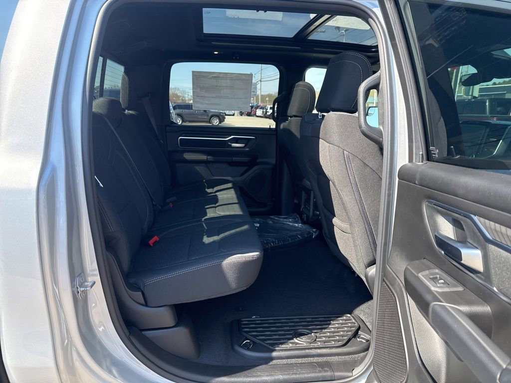 New 2026 RAM 1500 4x4 Crew Cab image 27