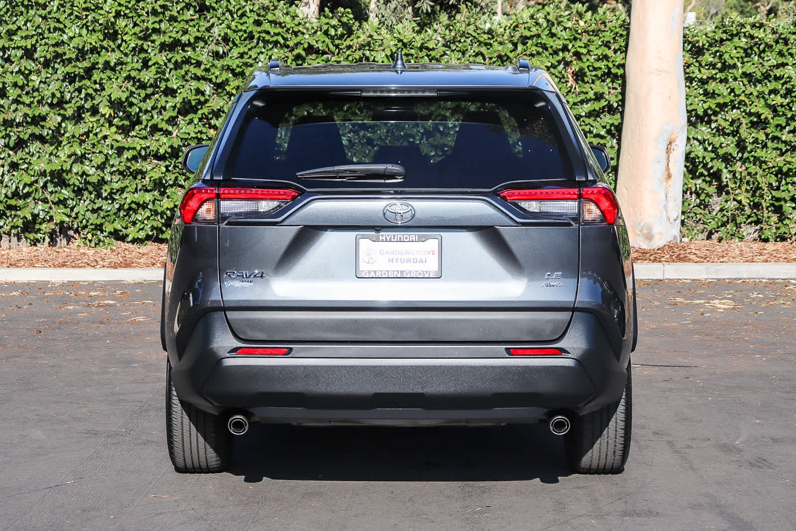 Used 2021 Toyota RAV4 LE AWD/4WD image 7