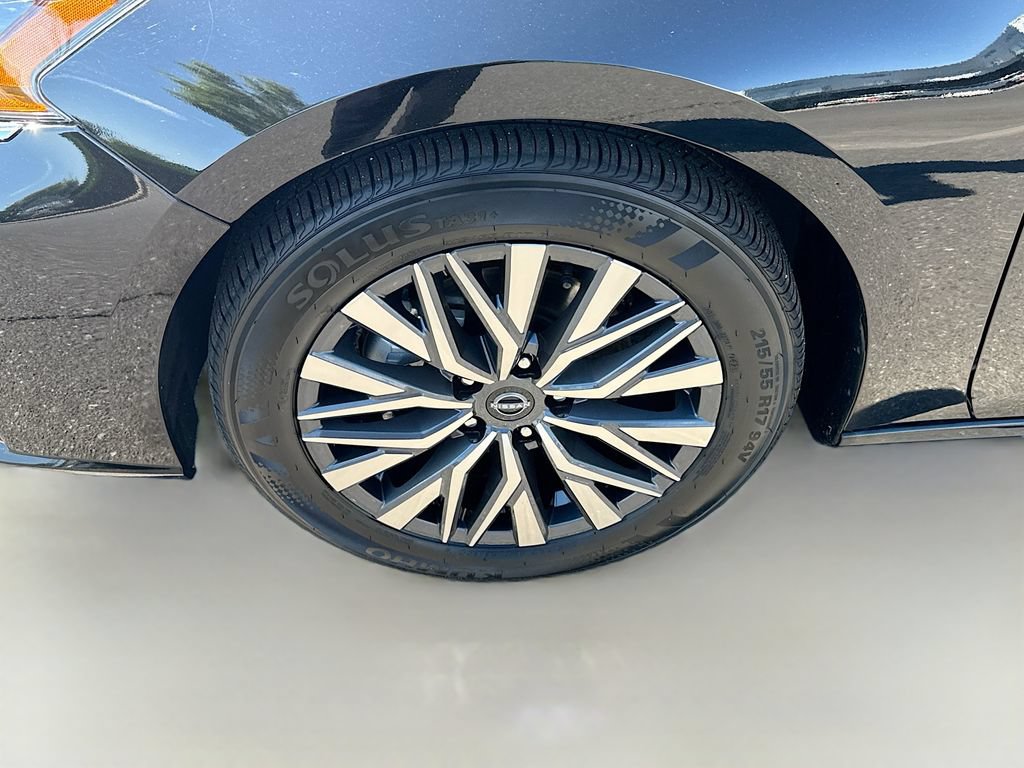 Certified 2025 Nissan Altima 2.5 SV FWD image 30