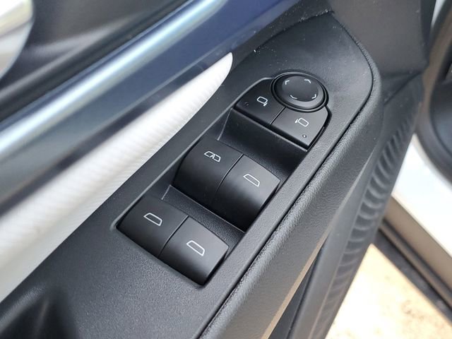 New 2026 Chevrolet Equinox EV LT AWD/4WD image 9