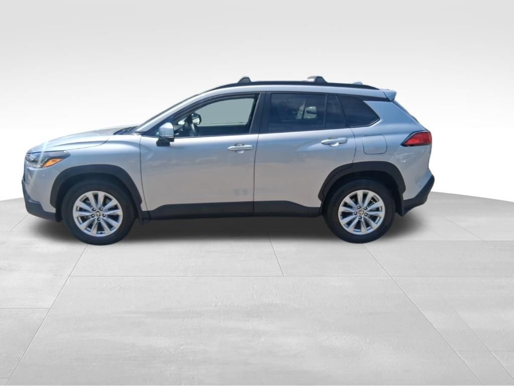 Used 2024 Toyota Corolla Cross LE AWD/4WD video 2