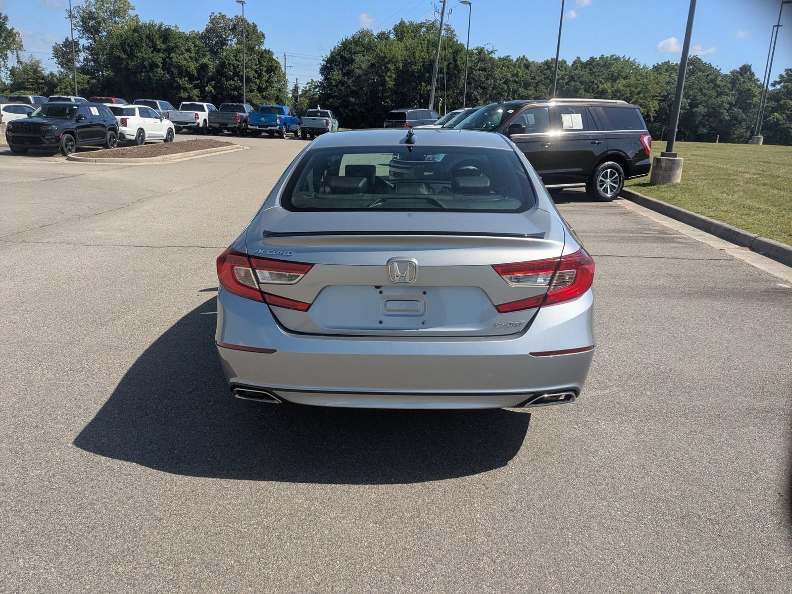 Used 2022 Honda Accord Sport image 4