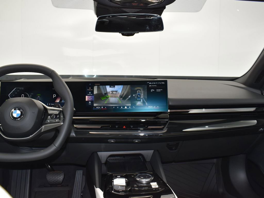 New 2026 BMW 530i xDrive w/ Premium Package AWD/4WD image 19