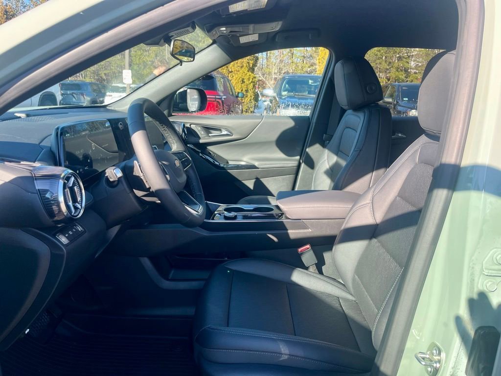 New 2026 Chevrolet Equinox LT w/ Convenience Package II image 11