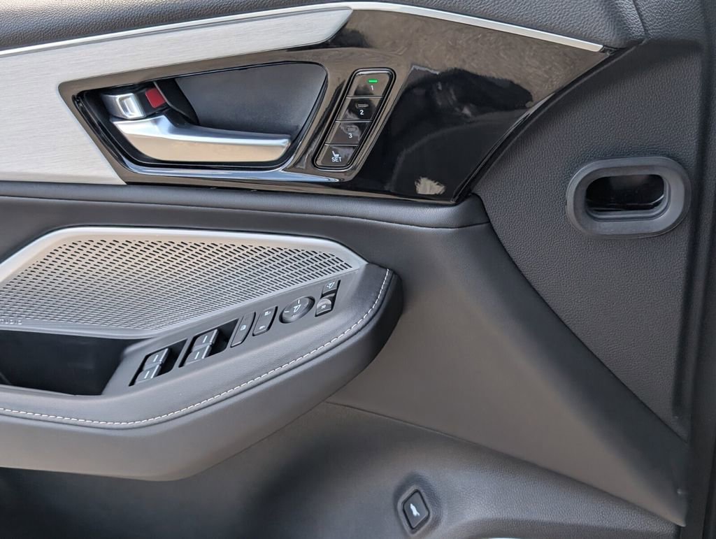 Used 2023 Acura MDX FWD w/ Technology Package image 29