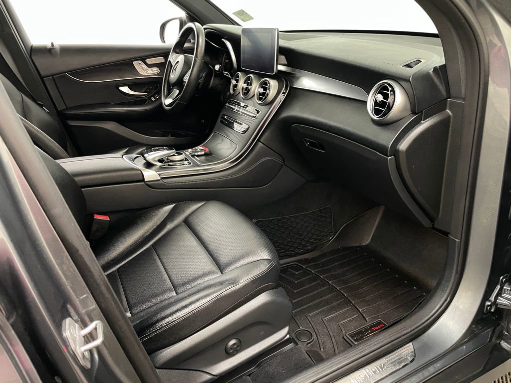 Used 2018 Mercedes-Benz GLC 300 4MATIC image 38