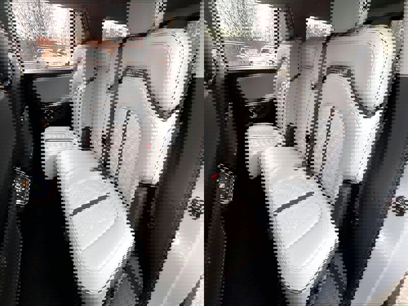 Used 2023 Rivian R1S Adventure image 15