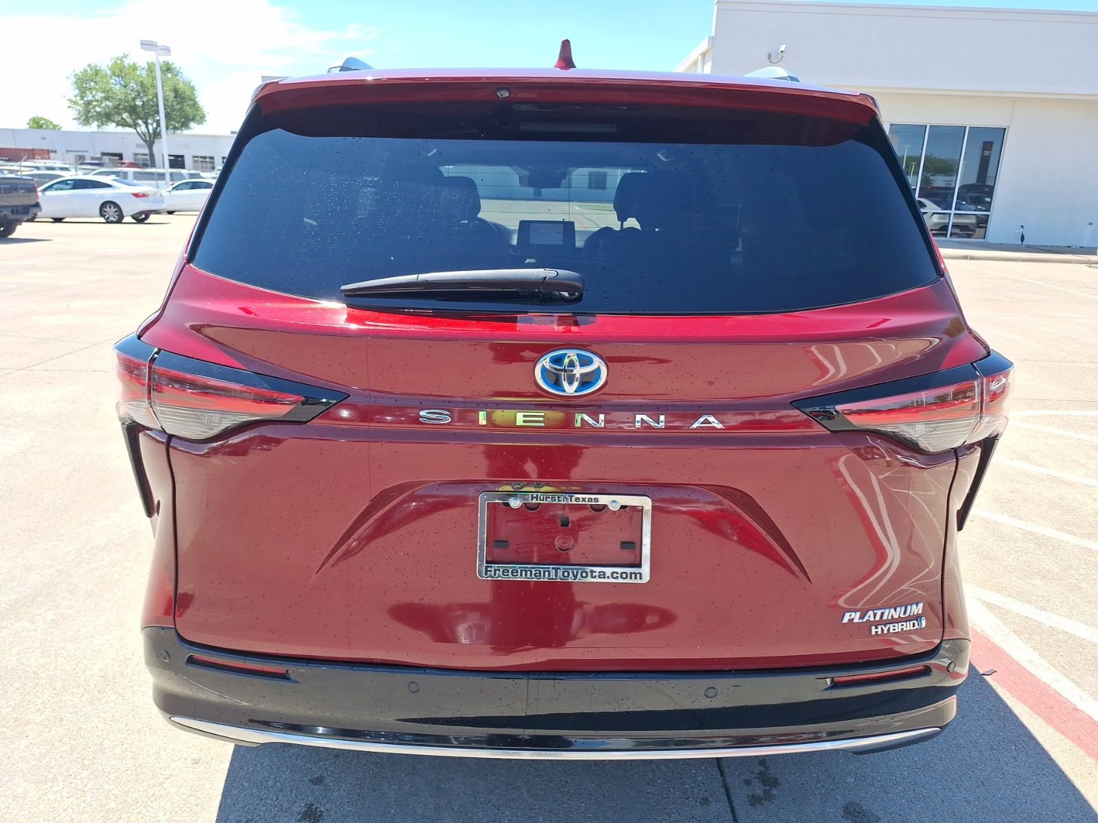 Used 2024 Toyota Sienna Platinum image 5