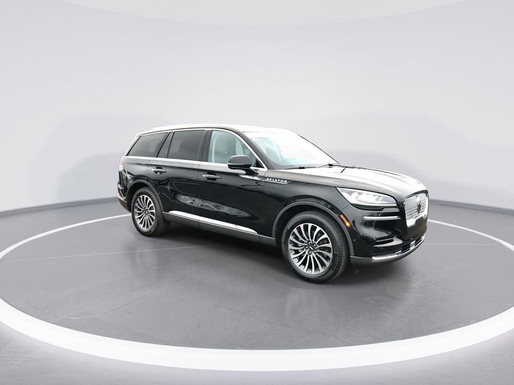 Used 2023 Lincoln Aviator Reserve w/ Equipment Group 201A image 2