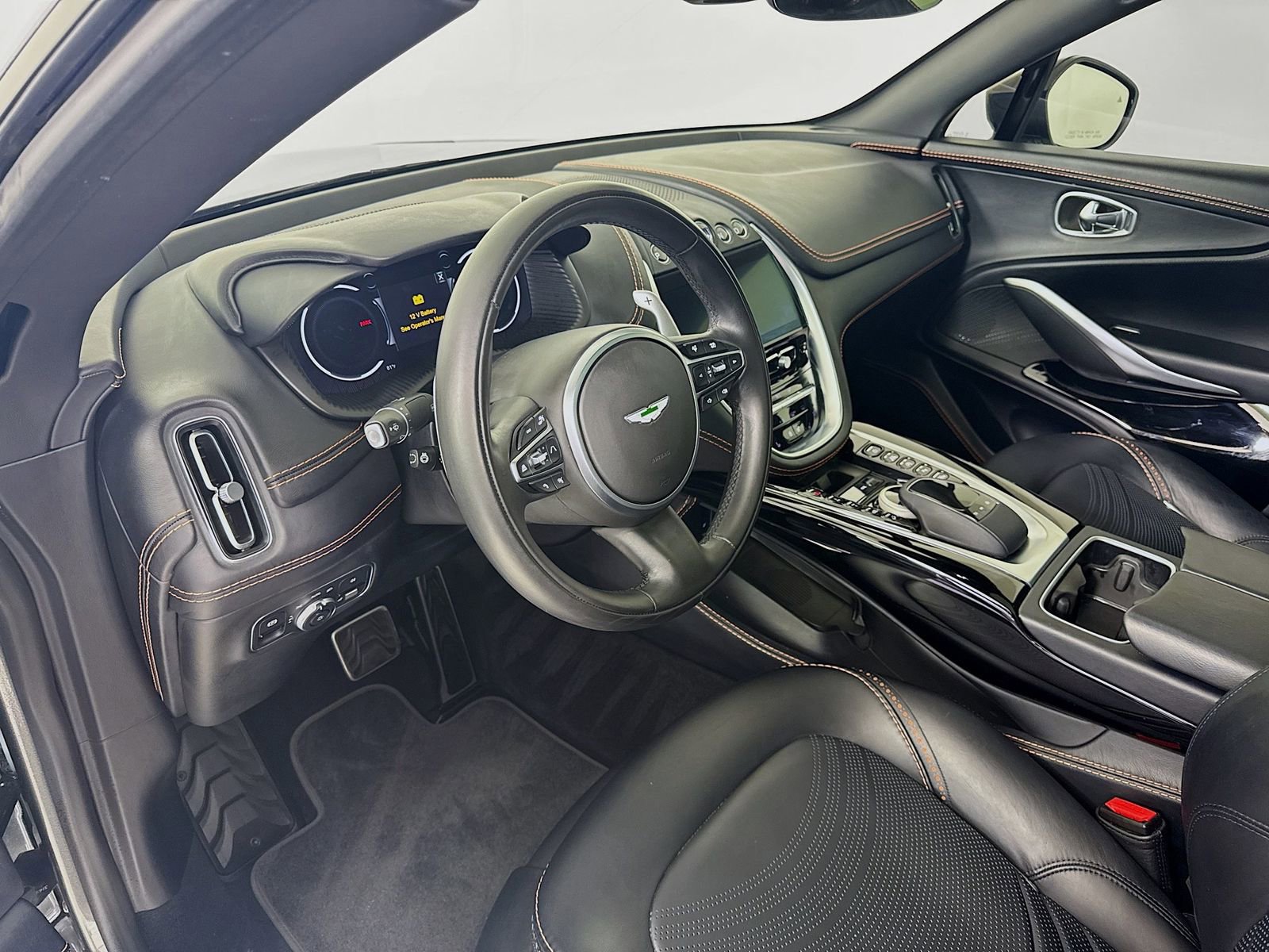 Used 2022 Aston Martin DBX image 10