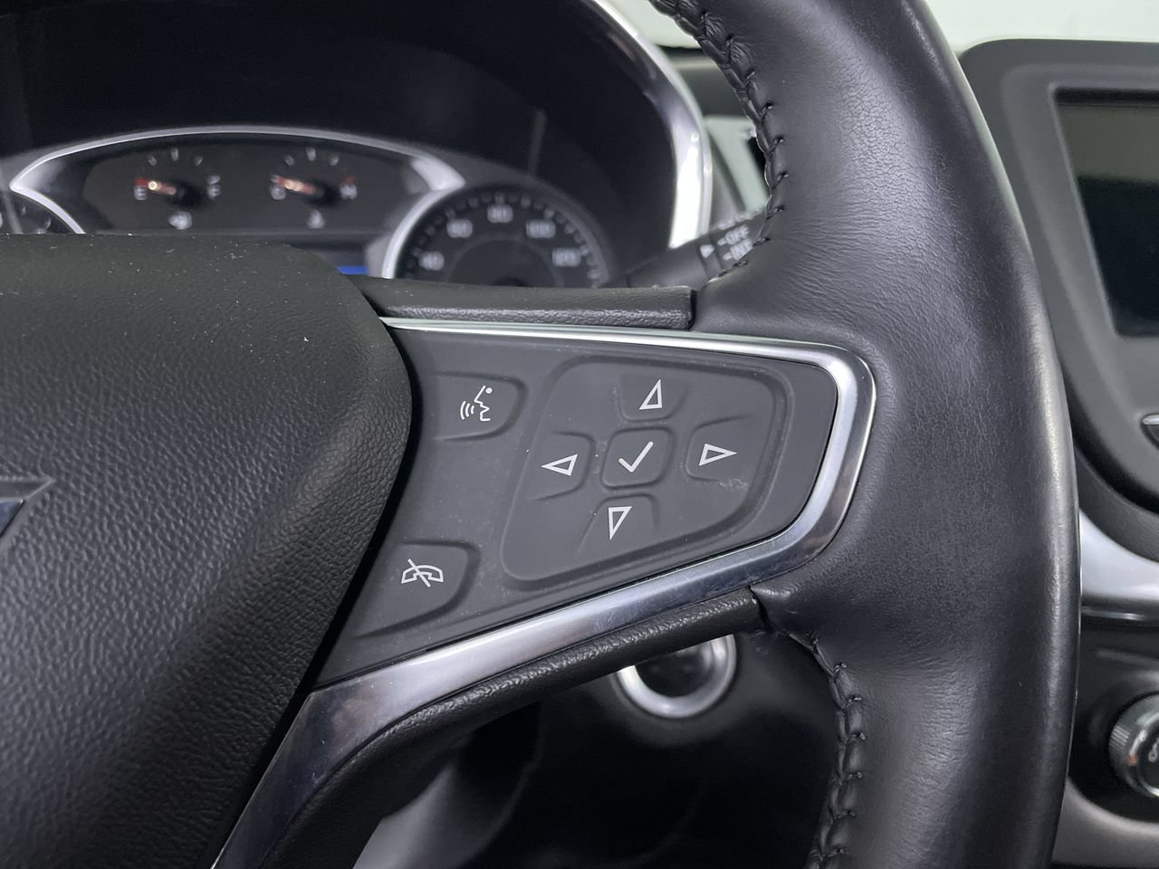 Used 2019 Chevrolet Equinox LT AWD/4WD image 25