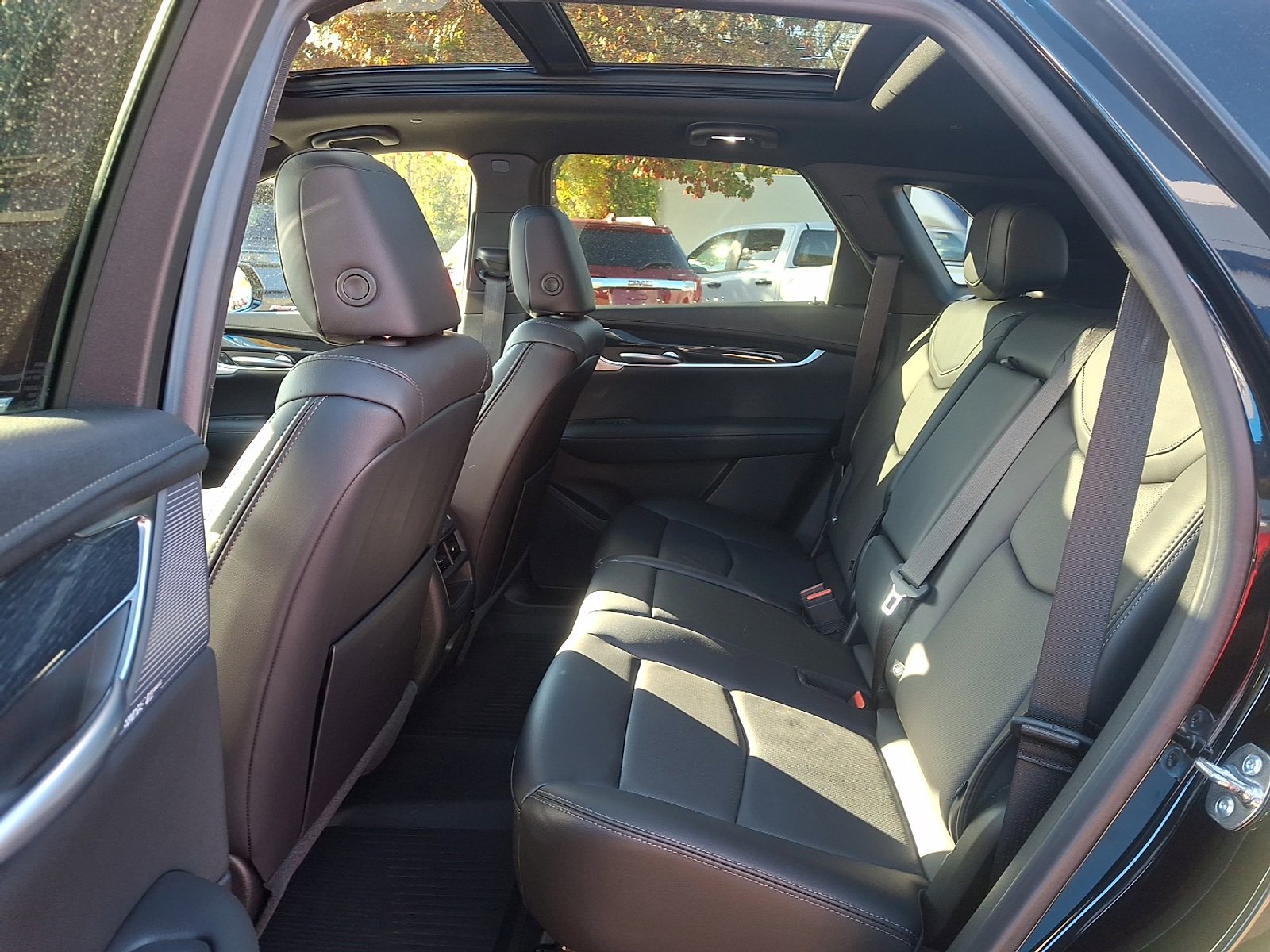 Used 2025 Cadillac XT5 Premium Luxury w/ Technology Package image 10