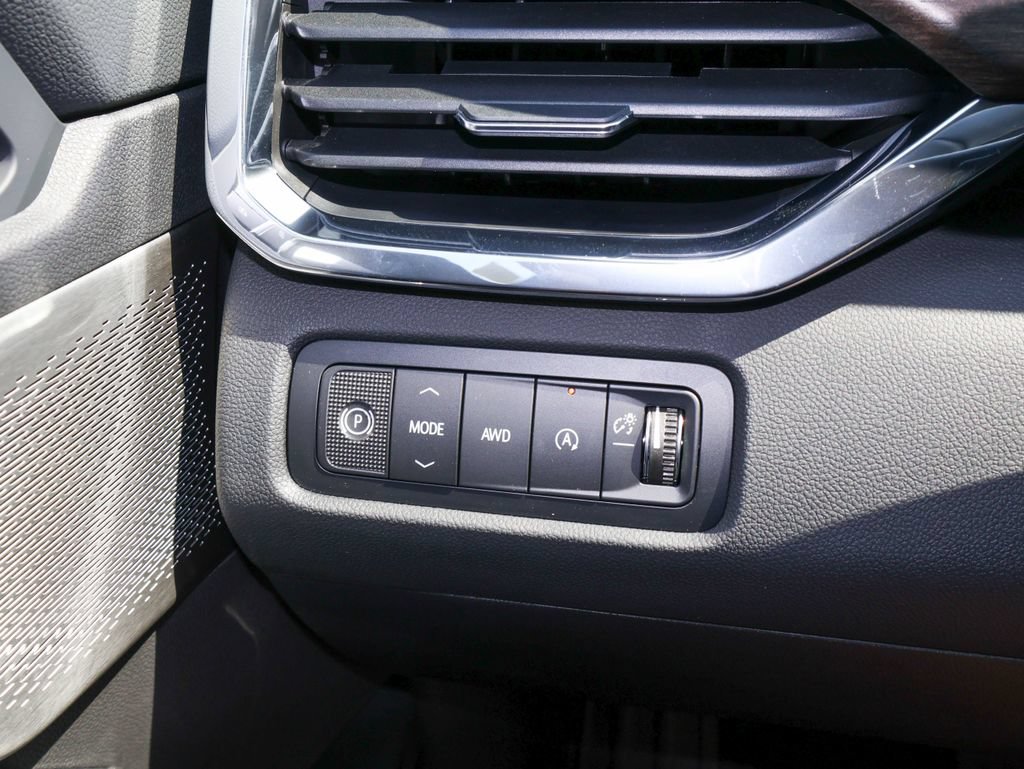 New 2027 GMC Acadia Denali Ultimate w/ LPO, Floor Liner Package AWD/4WD image 31
