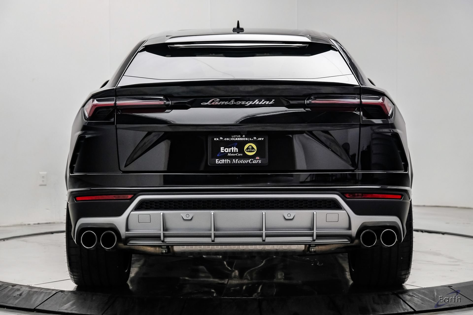 Used 2022 Lamborghini Urus AWD/4WD image 12