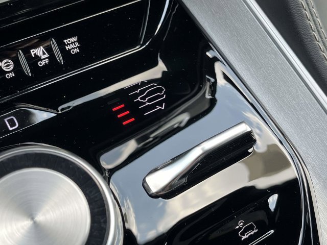 New 2026 Jeep Grand Wagoneer L Limited AWD/4WD image 29