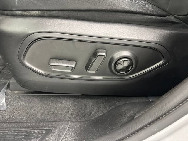 Used 2023 Jeep Grand Cherokee Altitude AWD/4WD image 19