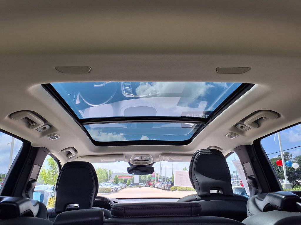 Certified 2025 Volvo XC90 B5 Core AWD/4WD image 29