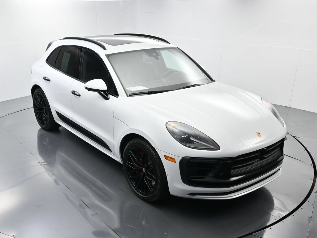 Certified 2025 Porsche Macan GTS AWD/4WD image 42