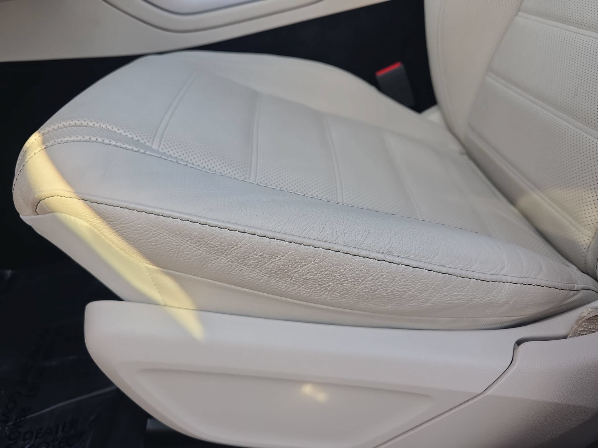 Used 2024 Mercedes-Benz GLS 580 4MATIC image 28