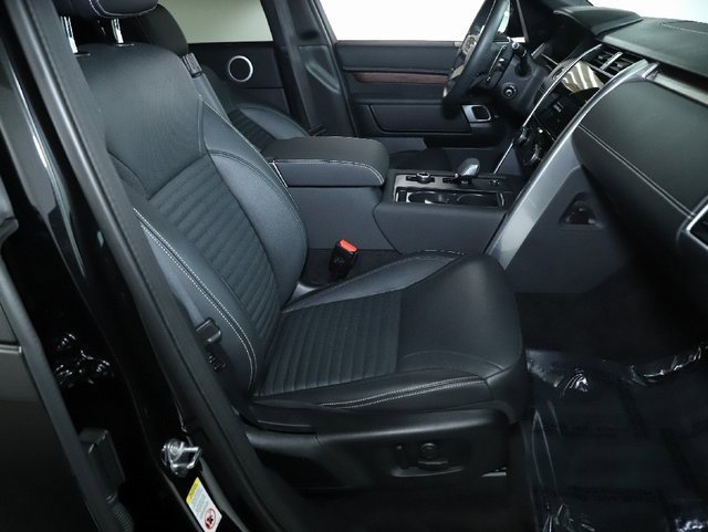 Used 2024 Land Rover Discovery Dynamic SE image 29