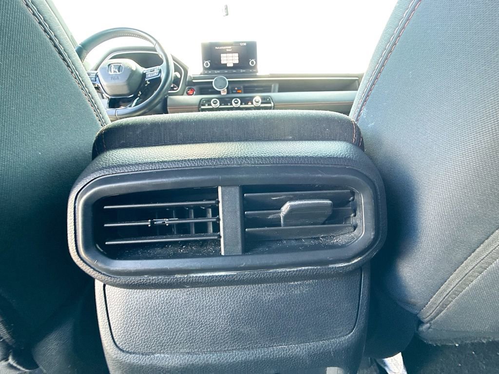 Used 2025 Honda Pilot Sport image 27