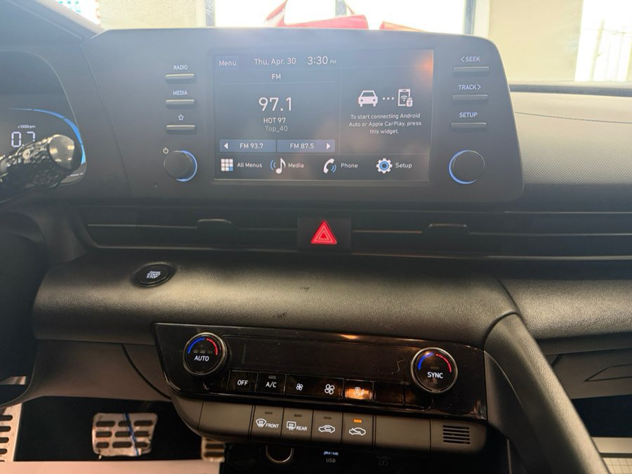 Used 2025 Hyundai Elantra Sport FWD image 33