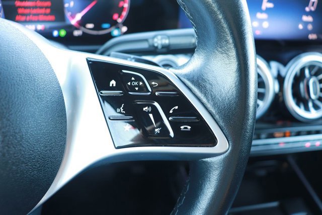 Used 2024 Mercedes-Benz GLB 250 image 18