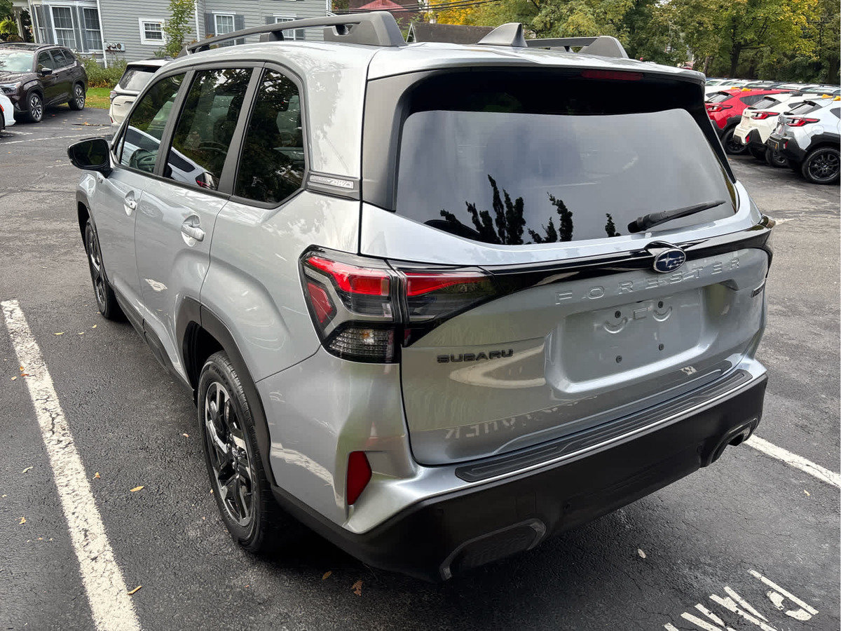 Certified 2025 Subaru Forester Limited w/ Popular Package AWD/4WD image 5