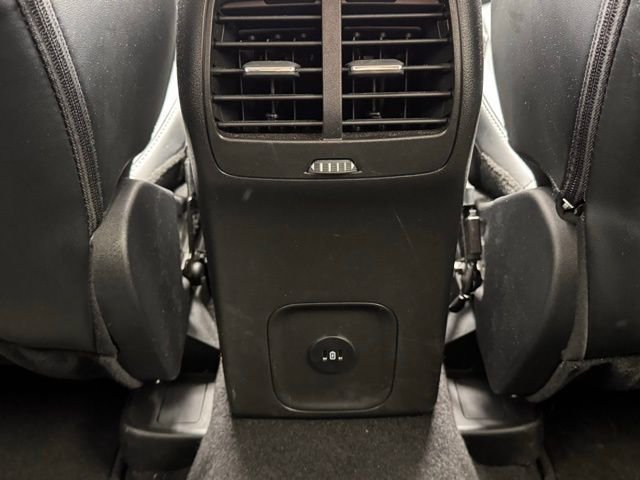 Used 2025 Ford Escape Platinum AWD/4WD image 27