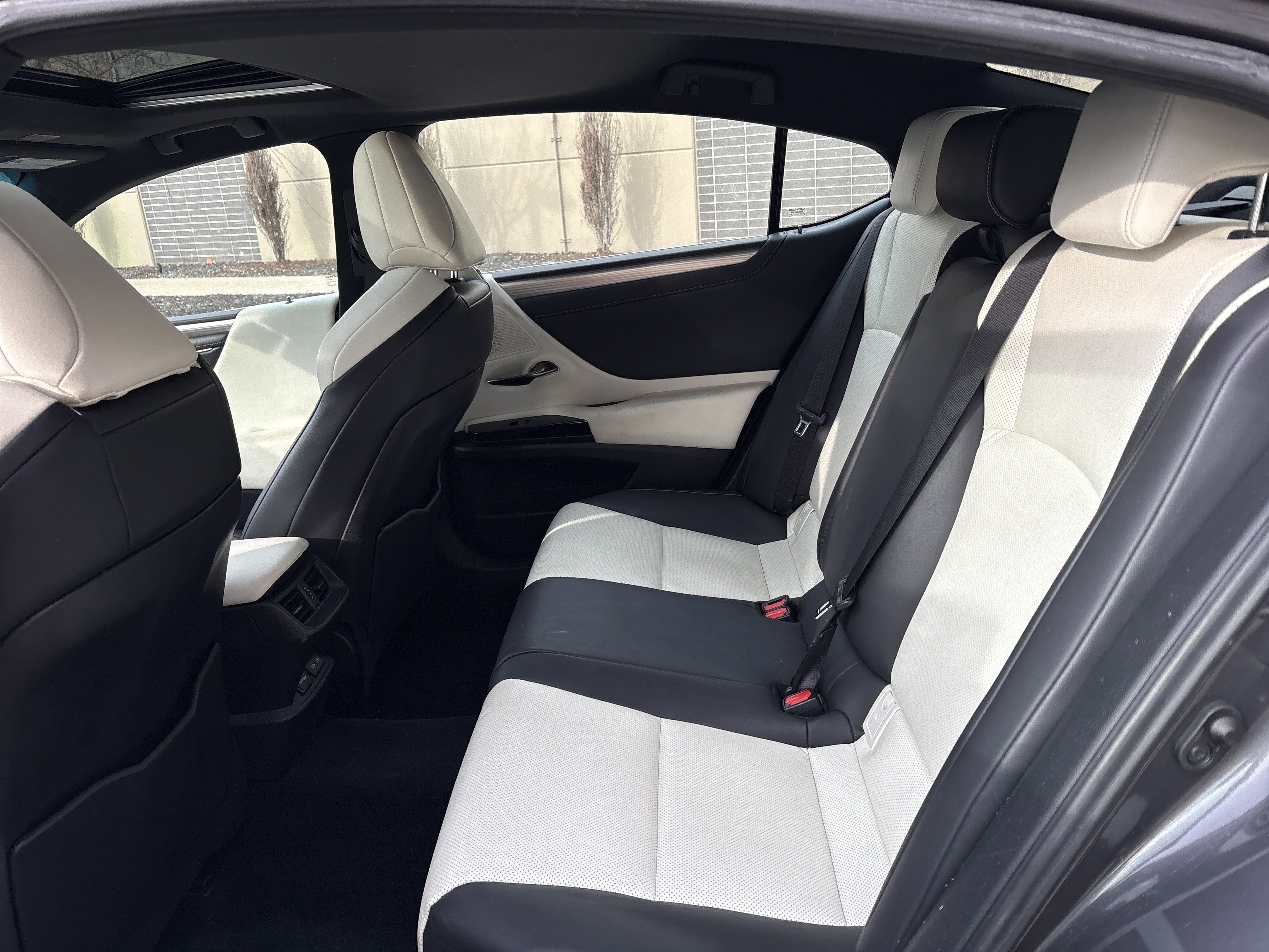 Used 2023 Lexus ES 350 F Sport image 31