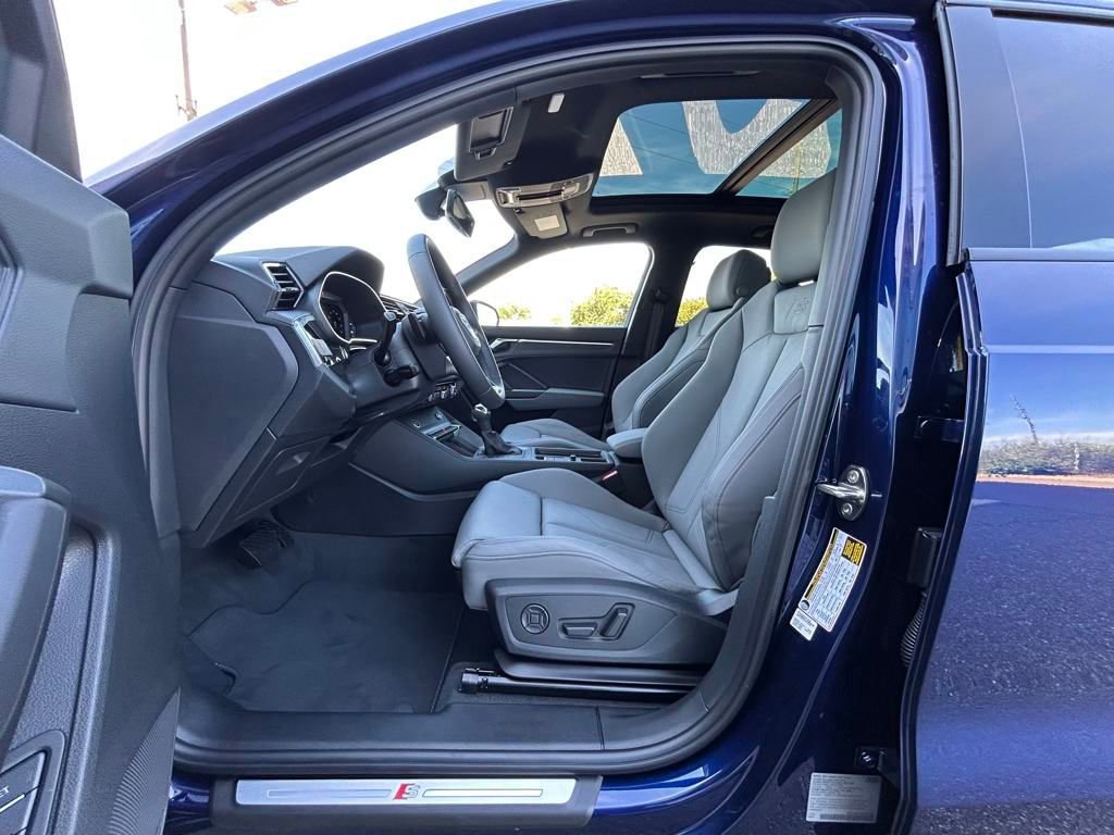 New 2025 Audi Q3 2.0T Premium image 9