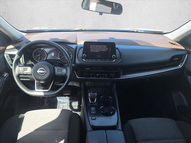 Used 2023 Nissan Rogue SV image 16