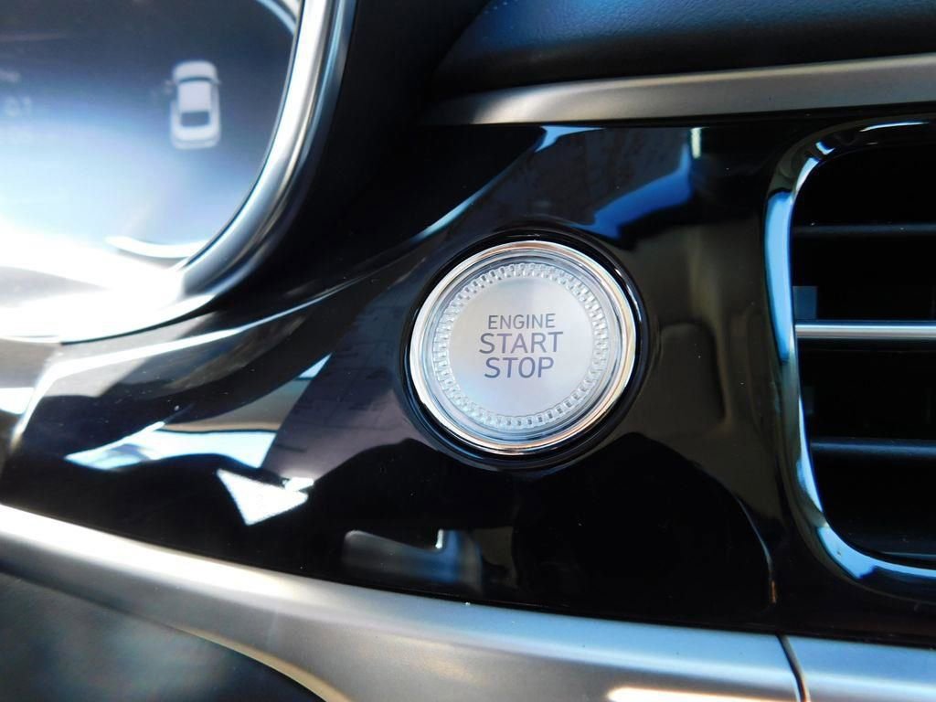 Used 2026 Genesis G70 2.5T image 21