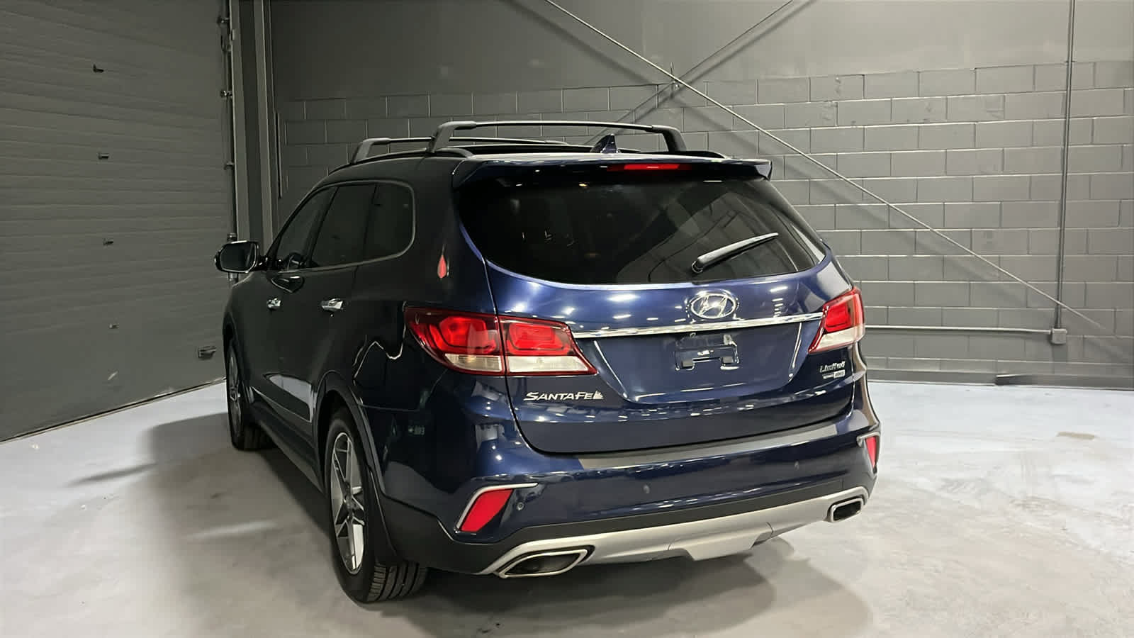 Used 2017 Hyundai Santa Fe Limited AWD/4WD image 6