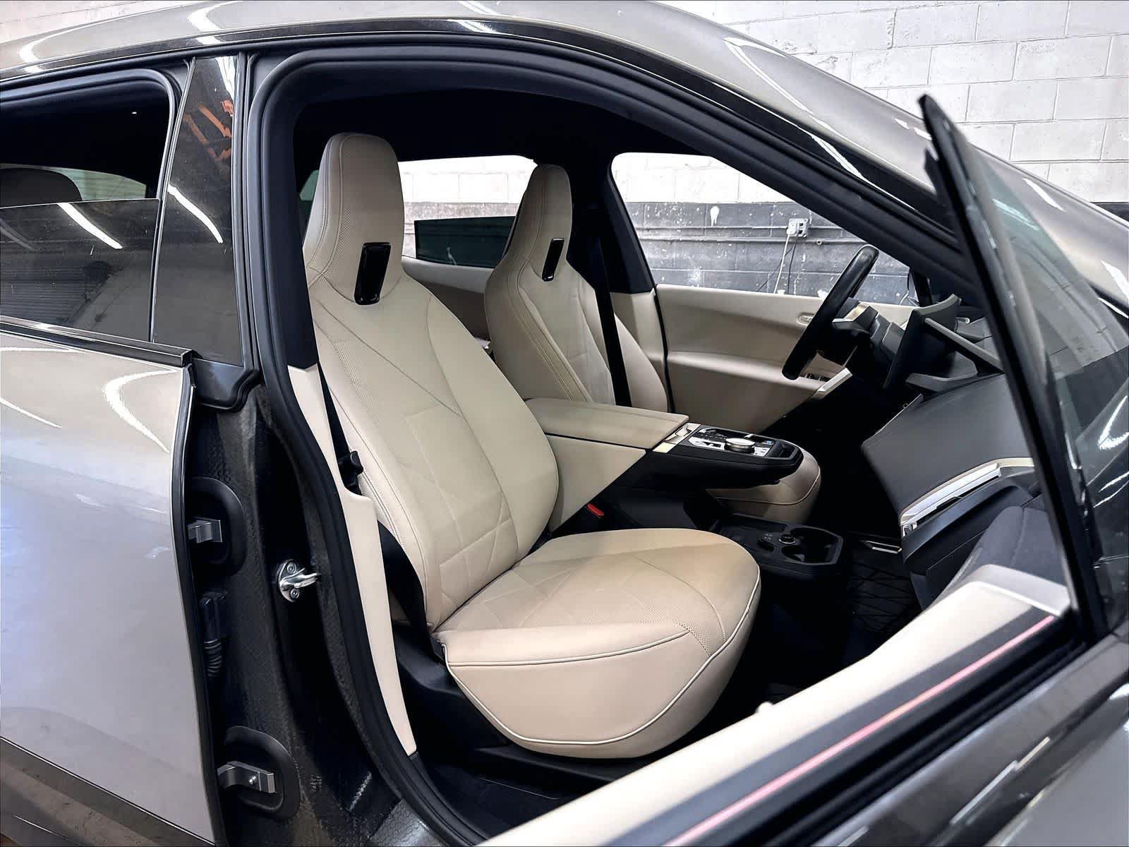 Used 2024 BMW iX M60 AWD/4WD image 10
