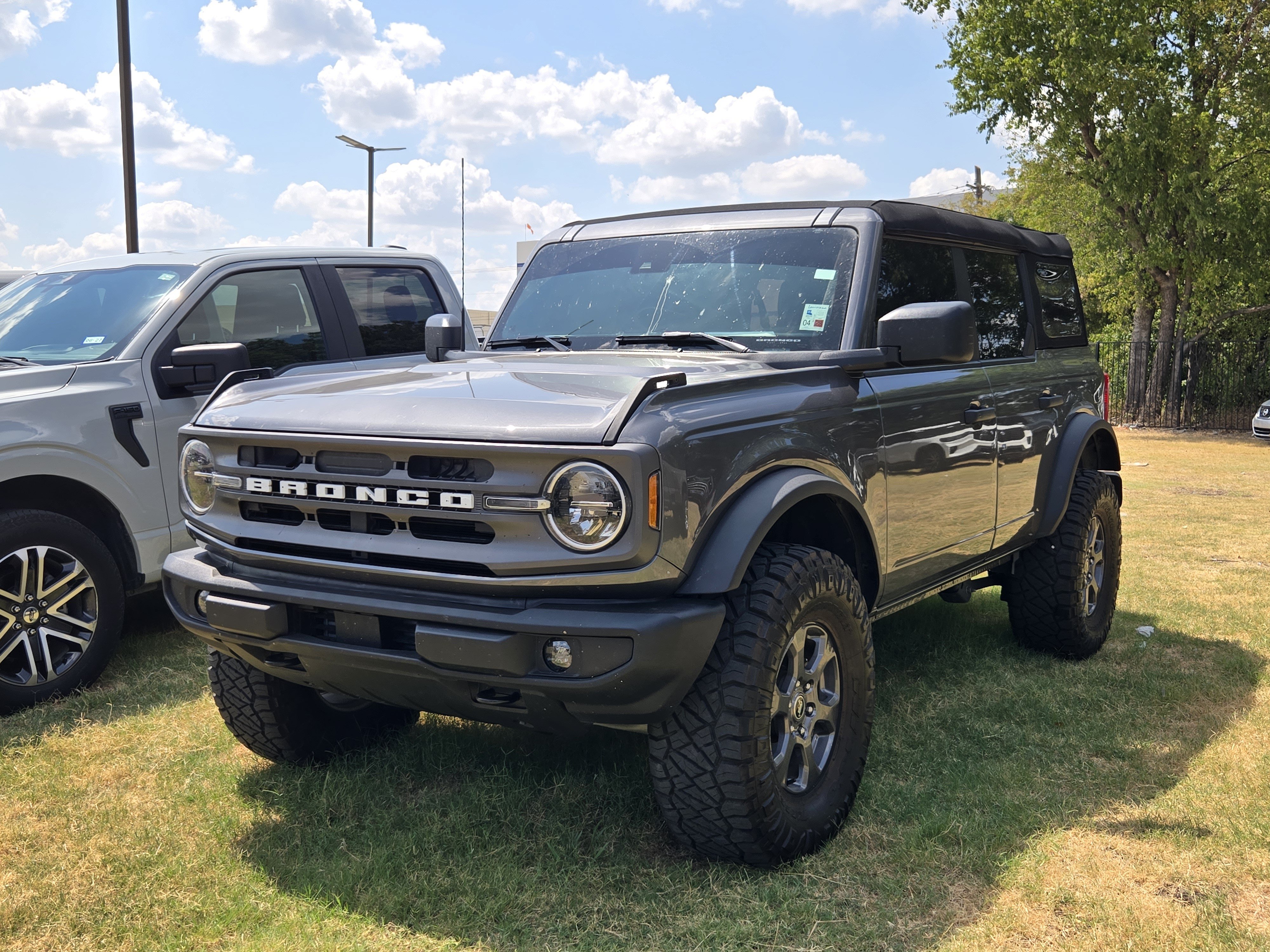 Used 2024 Ford Bronco Big Bend AWD/4WD image 3