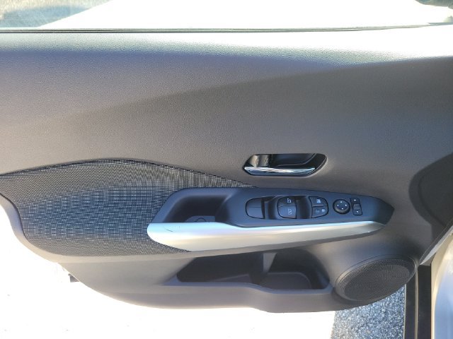 Used 2018 Nissan Kicks SV FWD image 17