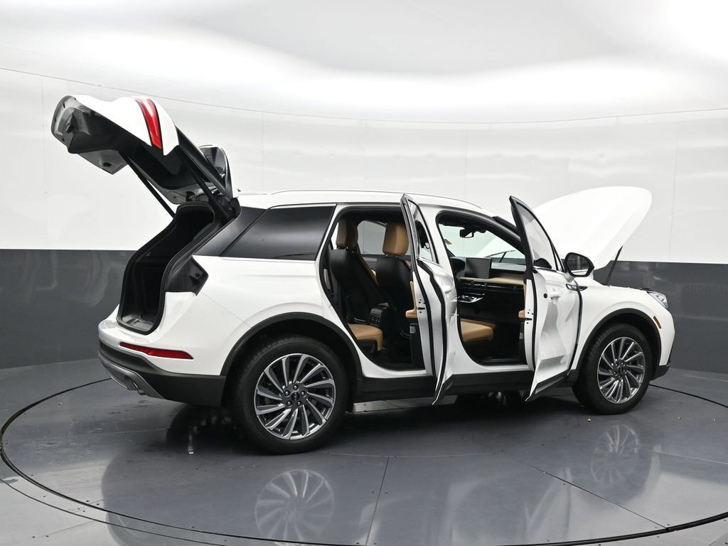 Used 2023 Lincoln Corsair Reserve image 30