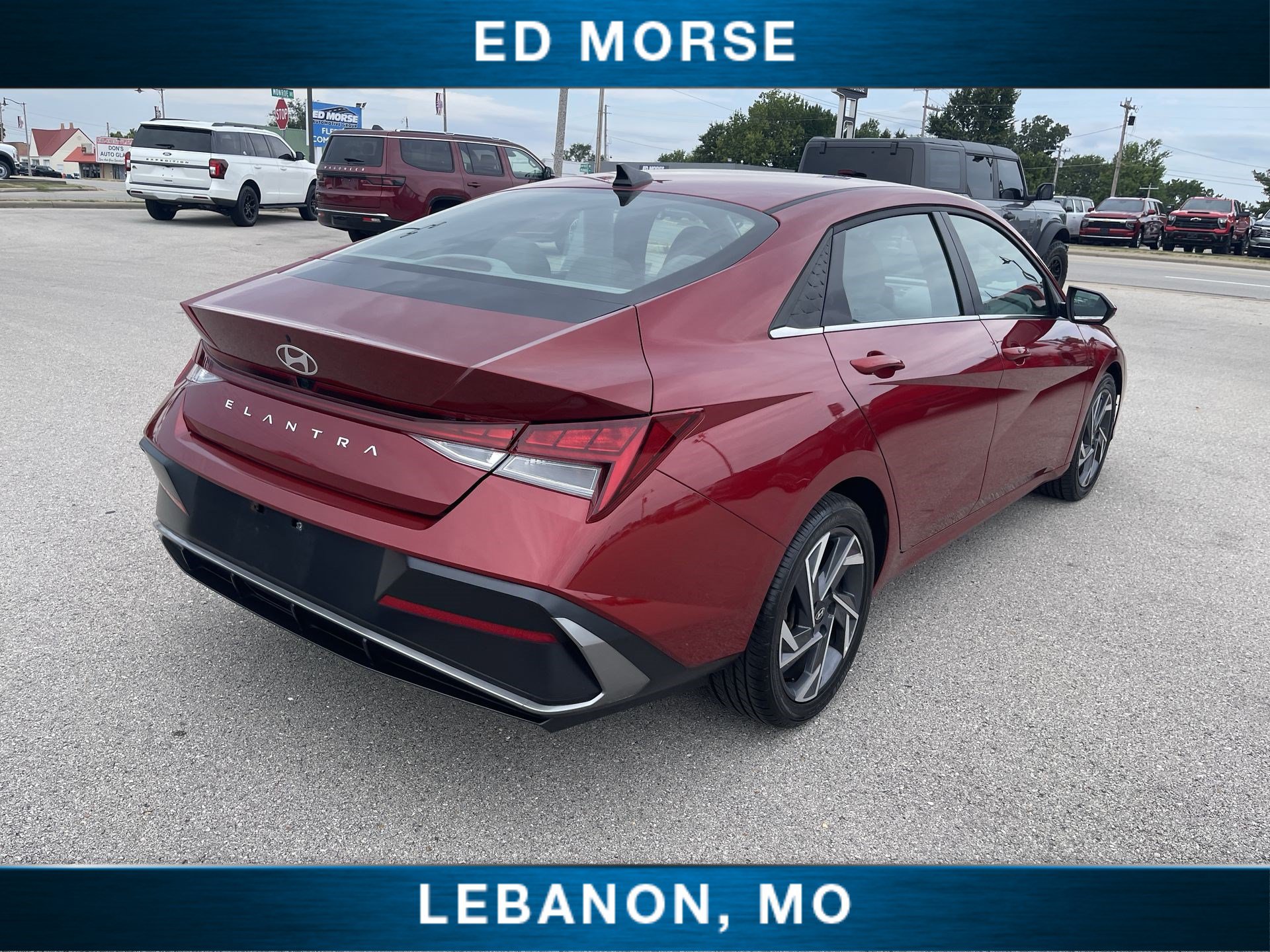 Used 2025 Hyundai Elantra SEL FWD image 8