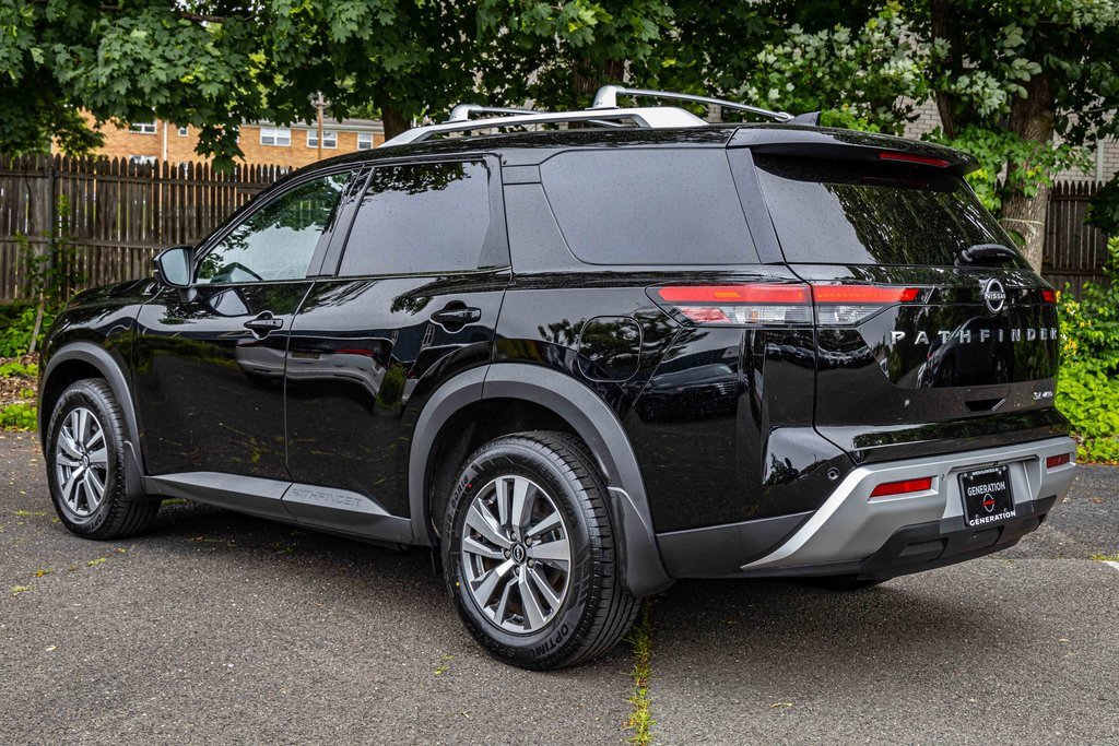 Certified 2024 Nissan Pathfinder SL image 4