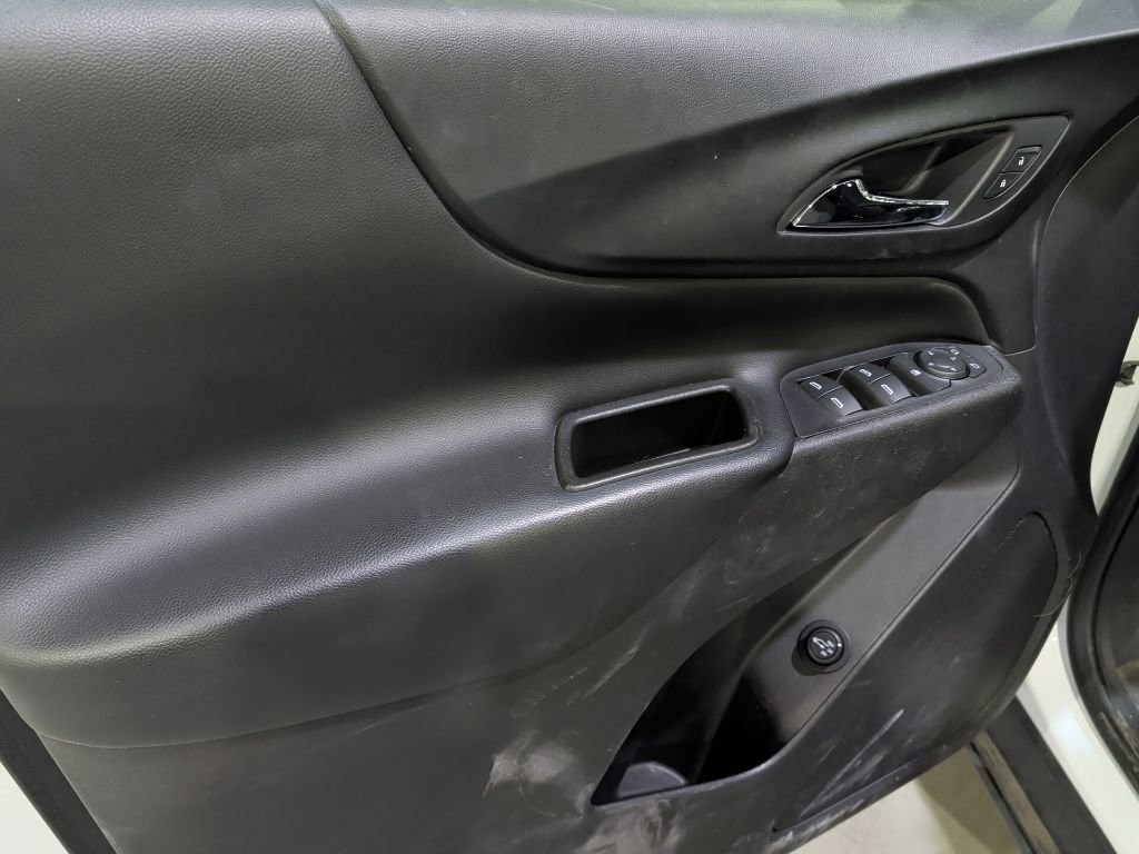 Used 2019 Chevrolet Equinox LT image 12