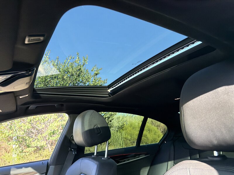 Used 2018 BMW 530i RWD image 7